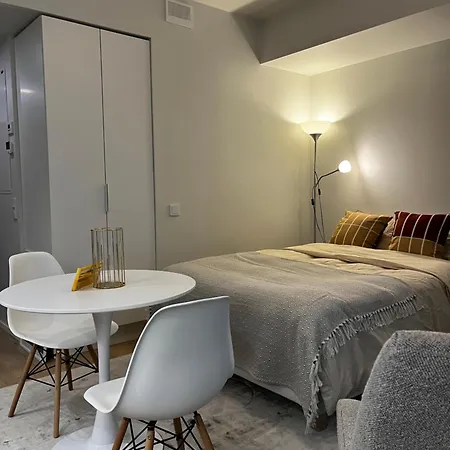 Διαμέρισμα Viihtyisae Kaupunkiyksioe Saunalla Πόρι